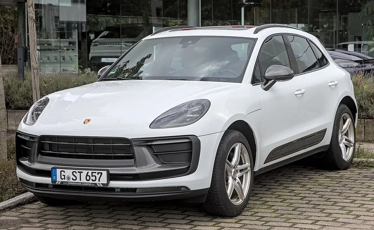 White Porsche Macan T (95B.3), front three-quarter view